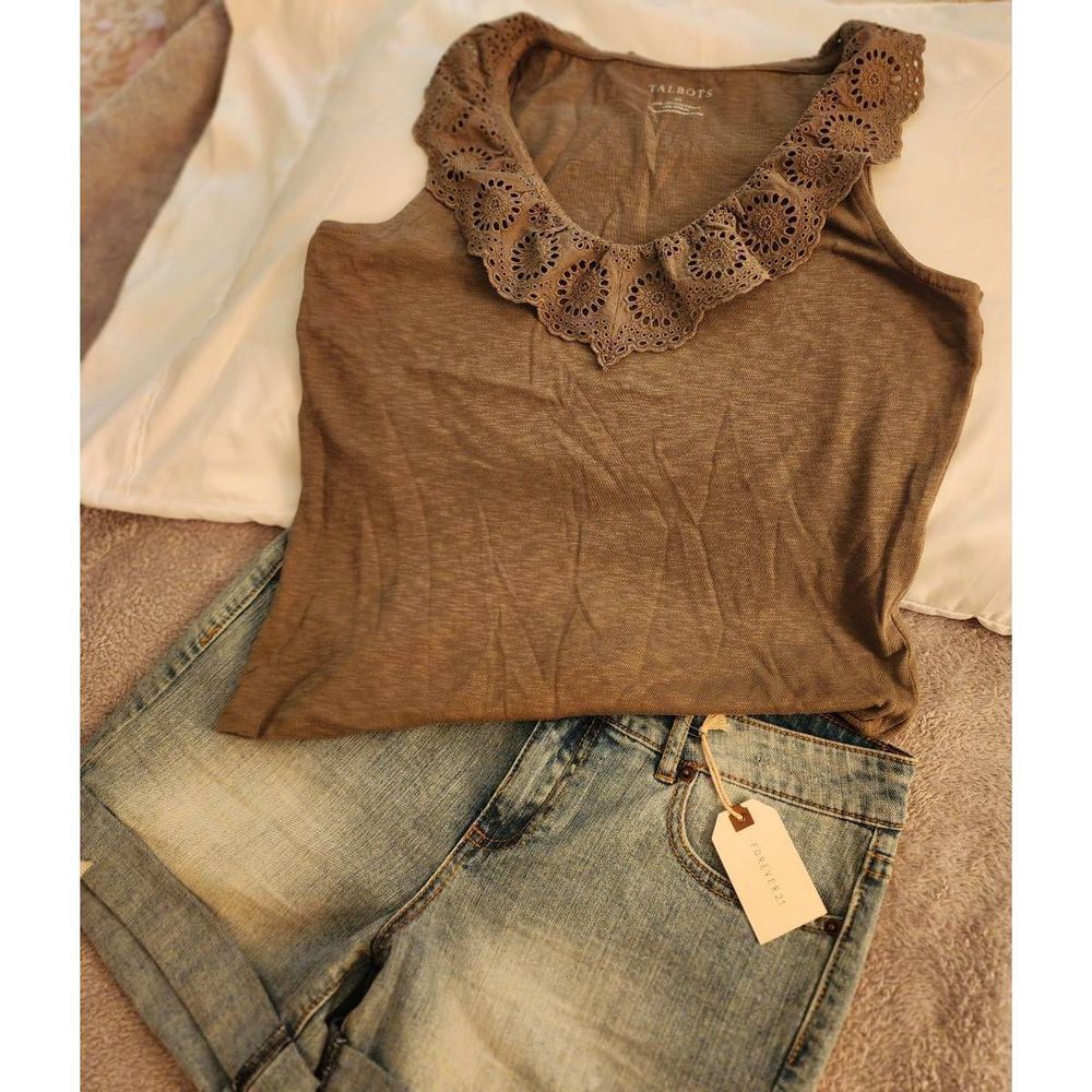 Talbots Eyelet Ruffled Cotton Top Tank Size Xs Olive Green Shirt v-neck